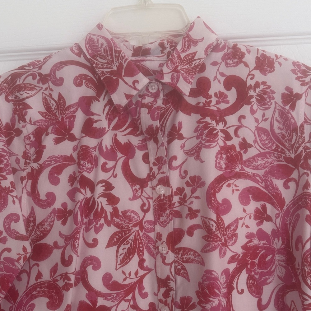 Chico's Red Floral Casual Button-Down Shirt